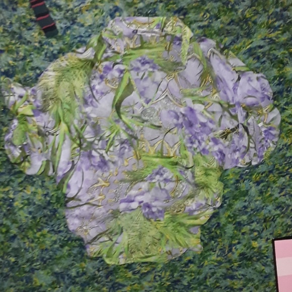 Adorable flowy top BY Jennifer lopez - Picture 1 of 1